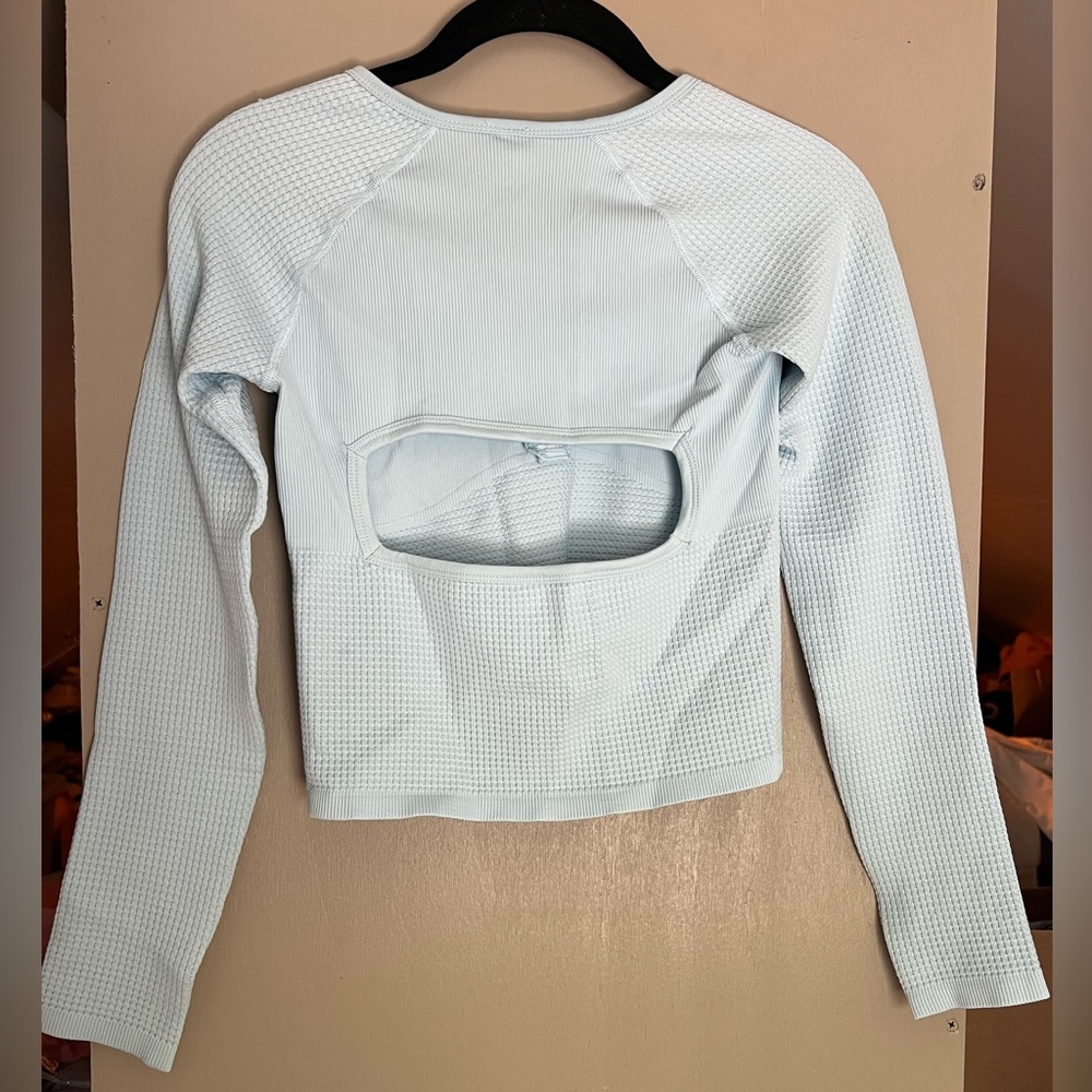 Free People Movement Bail Out Long Sleeve Layer in Light Blue NWT - Picture 6 of 6